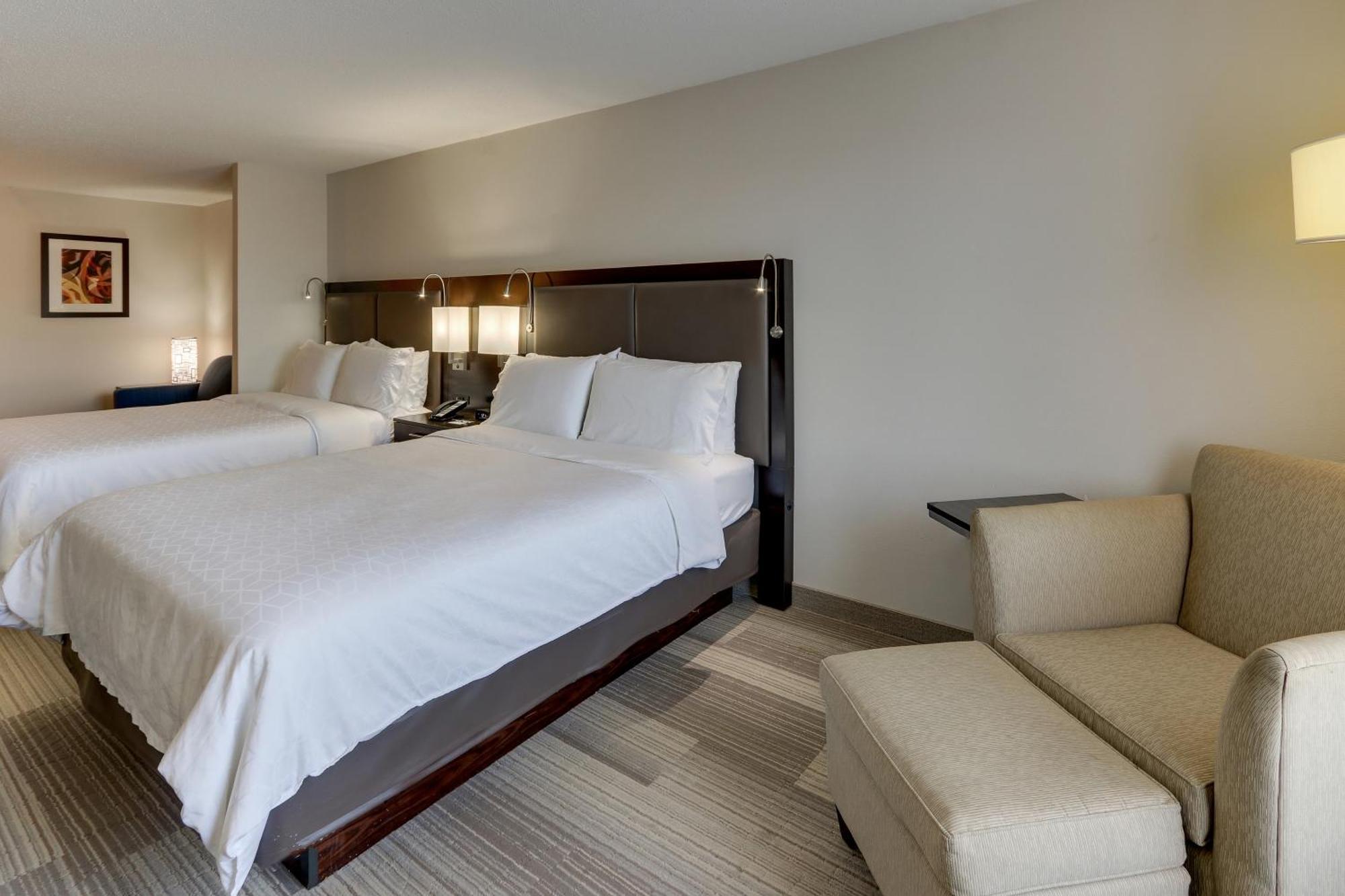 Holiday Inn Express Hotel & Suites Dayton-Centerville By Ihg Exterior photo